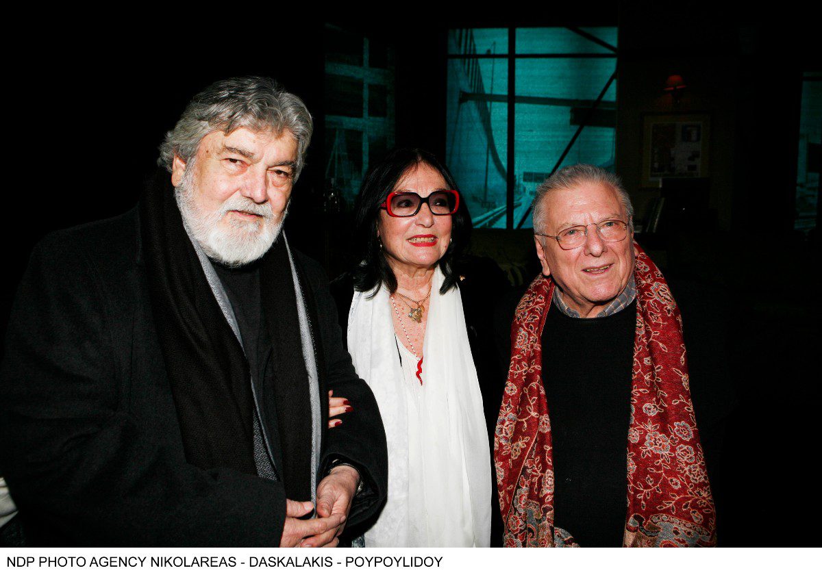 01-02-2010 Επίσημη πρεμιέρα θέατρο Εμπορικόν "Αττική οδός".Γιώργος Τζώρτζης-Νάνα Μούσχουρη-Κώστας Βουτσάς