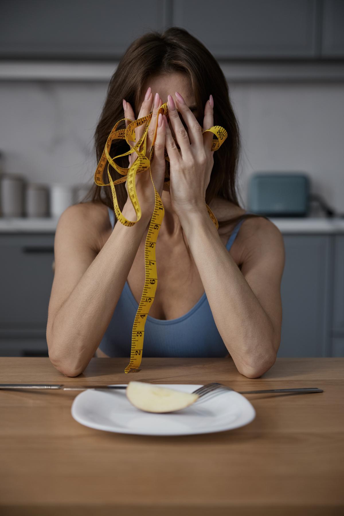 δίαιτα γυναίκα με μεζούρα