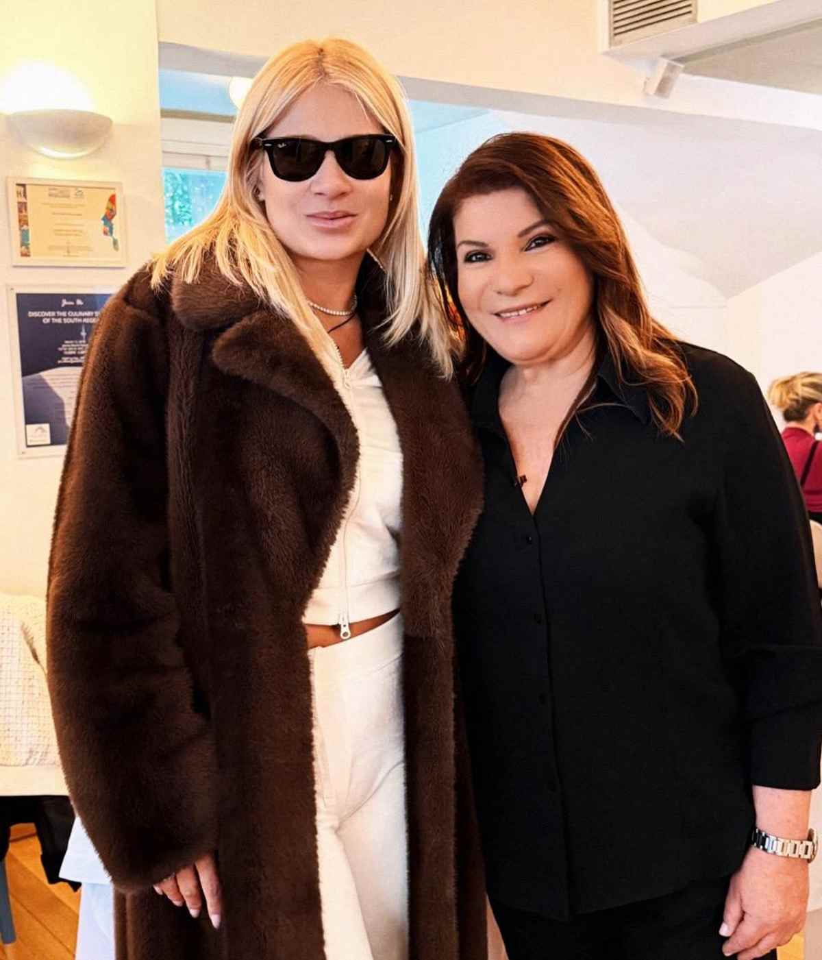 Η Φαίη Σκορδά με την Αργυρώ Μπαρμπαρίγου