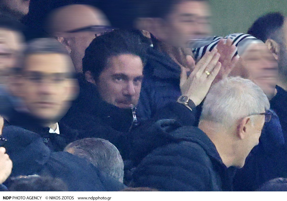 Ο Νίκος Οικονομόπουλος στο γήπεδο