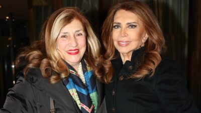 Η Μιμή Ντενίση με την αδερφή της, Σοφία