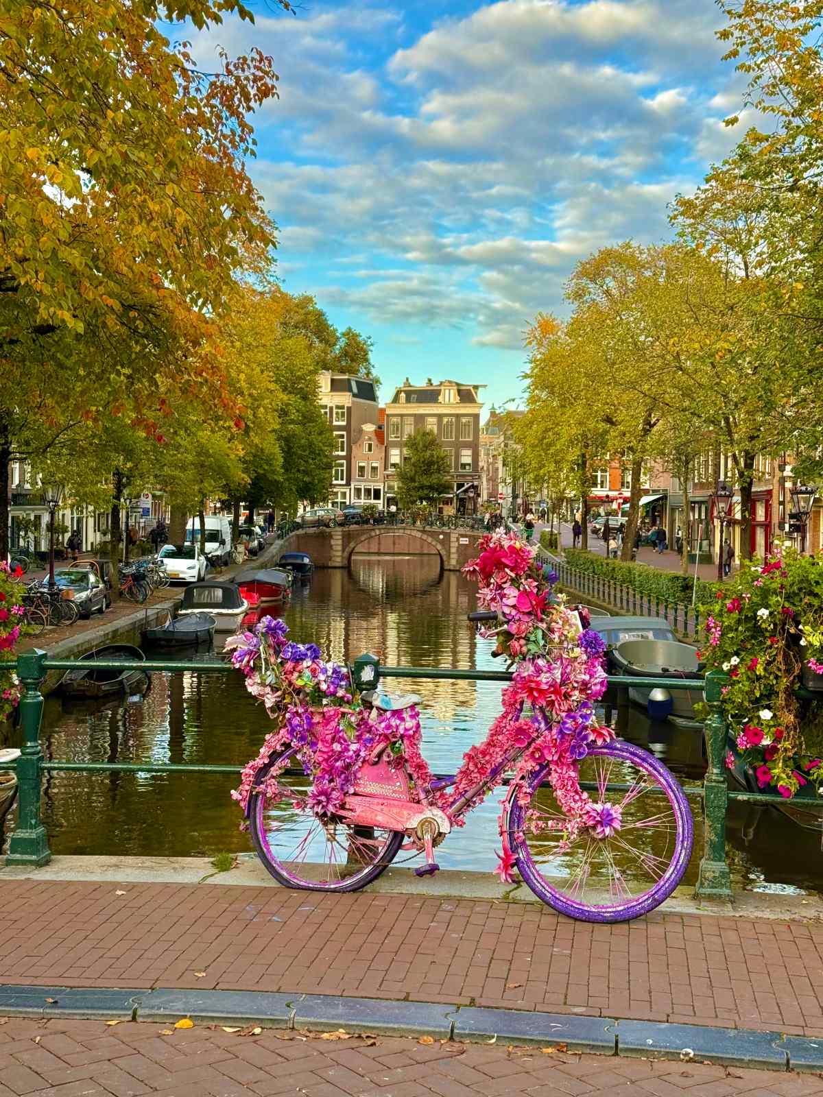 Ο Τάσος Δούσης προτείνει Άμστερνταμ