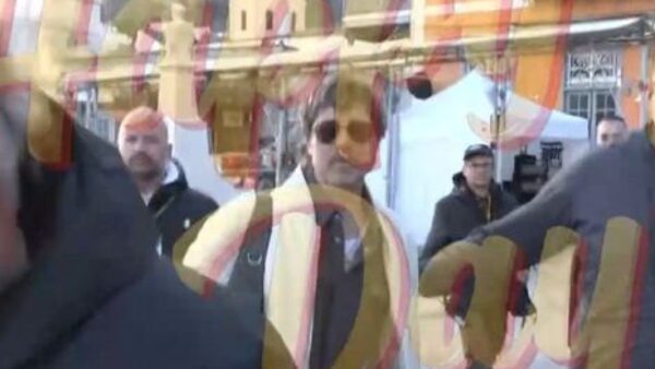 Ο Brad Pitt στην Ύδρα