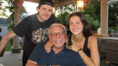 Η Νίκολα Πέιτζ με τον Μπρούκλιν Μπέκαμ και τον πατέρα της