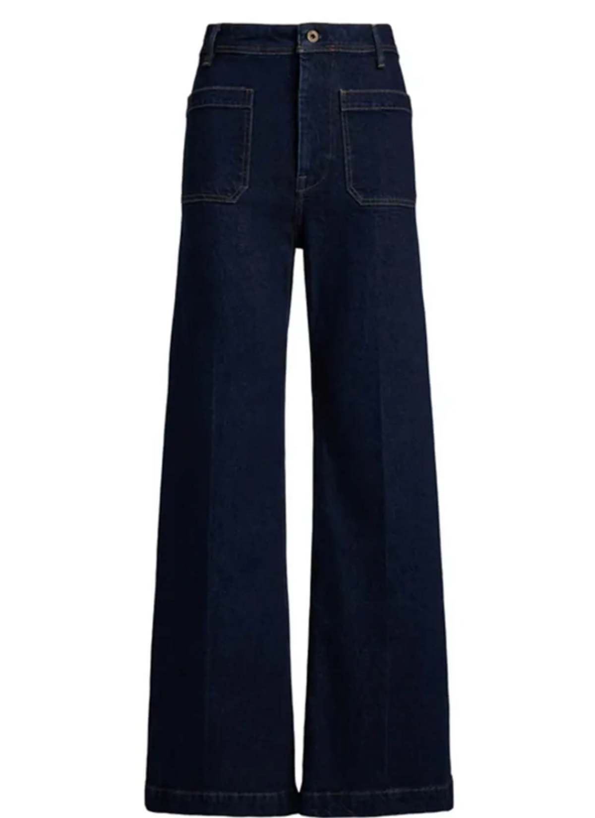 Ούτε sneakers, ούτε T-shirt: Η Σταματίνα Τσιμτσιλή δείχνει τον πιο κομψό τρόπο να φορέσεις το dark denim