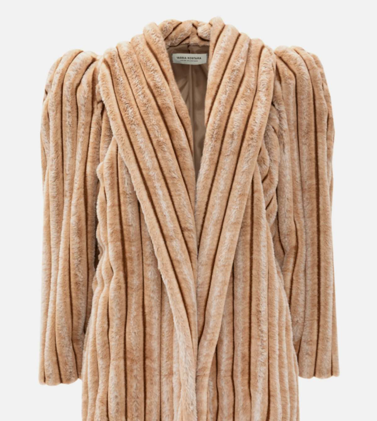 H Κλέλια Ανδριολάτου με τη fashion editor approved γούνα της σεζόν που όλες θέλουν