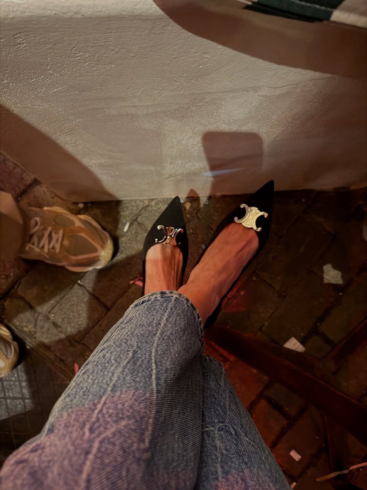 Γοβάκια φοράει η Ηλιάνα Παπαγεωργίου