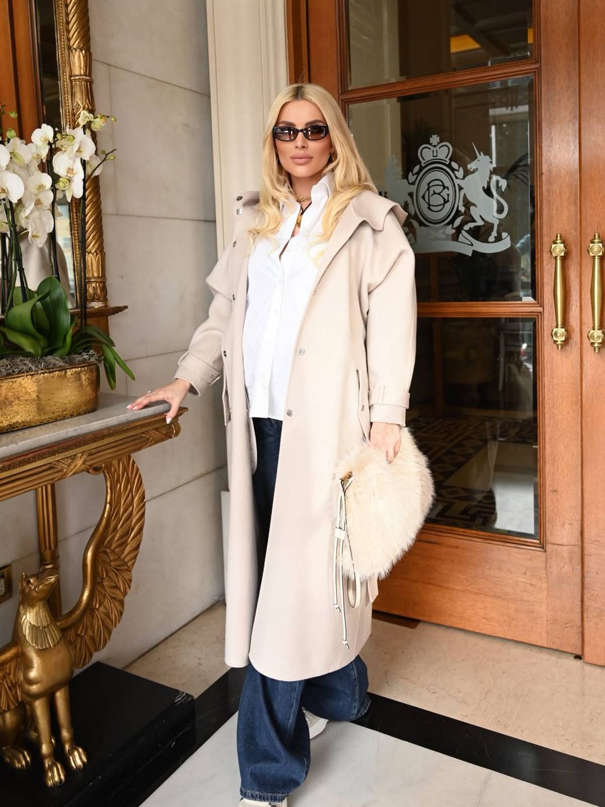 Η Κατερίνα Καινούργιου σε έξοδό της