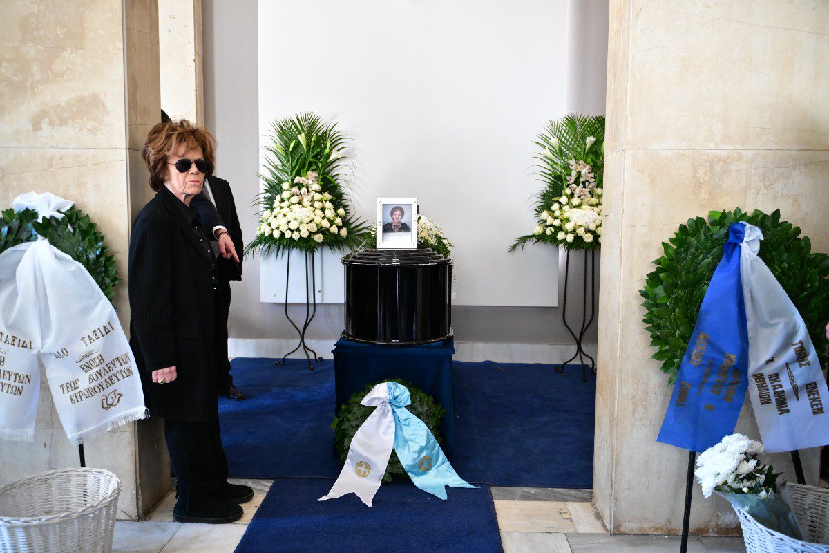 Άννα Ψαρούδα-Μπενάκη κηδεία