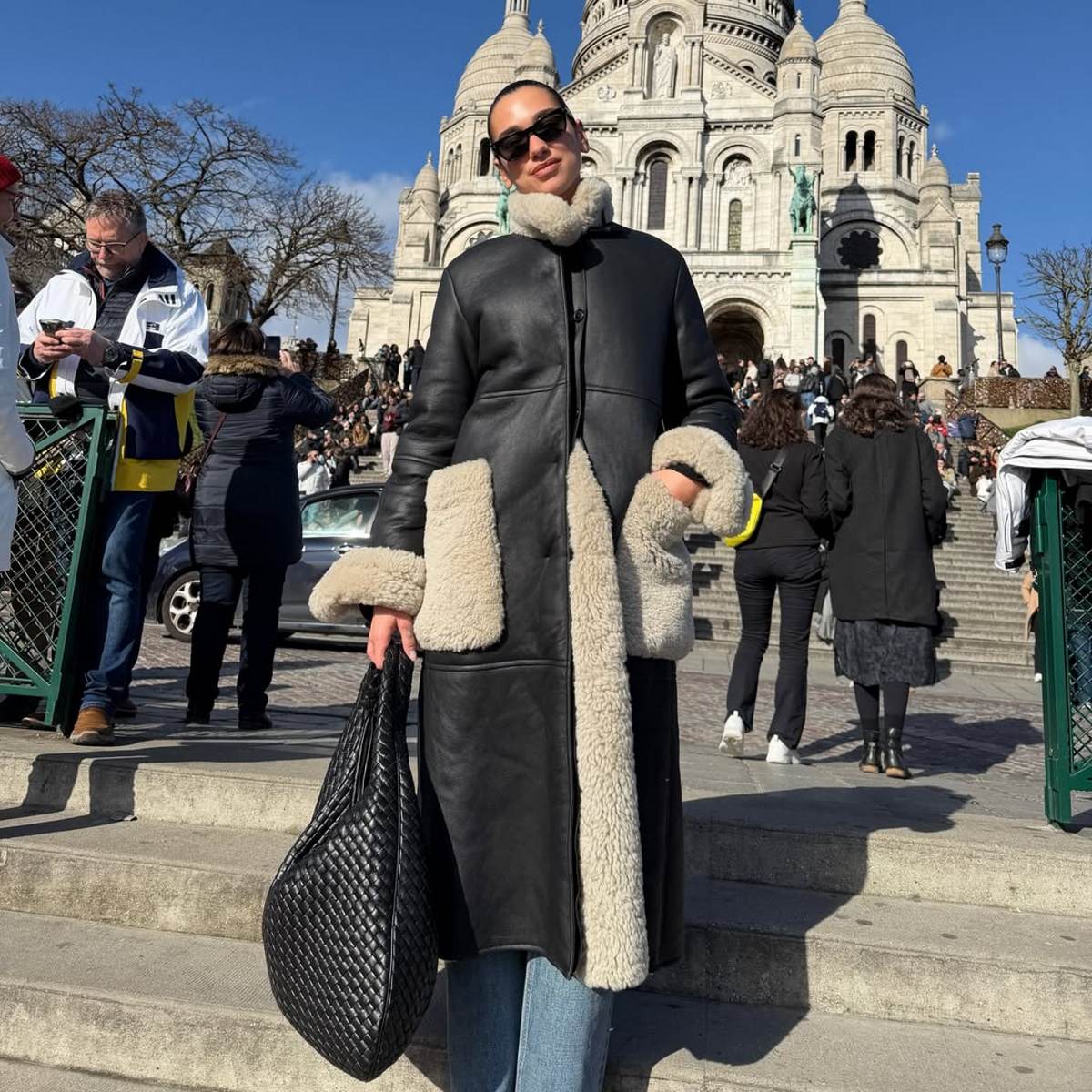 Dua Lipa με πανωφόρια