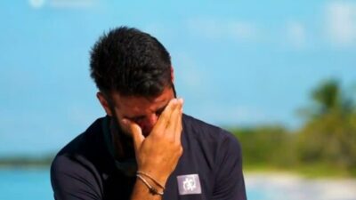 Ο Μάνος Μαλλιαρός ξέσπασε σε κλάματα