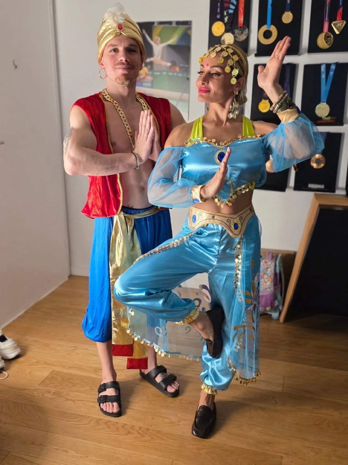 Λευτέρης Πετρούνιας Βασιλική Μιλλούση απόκριες