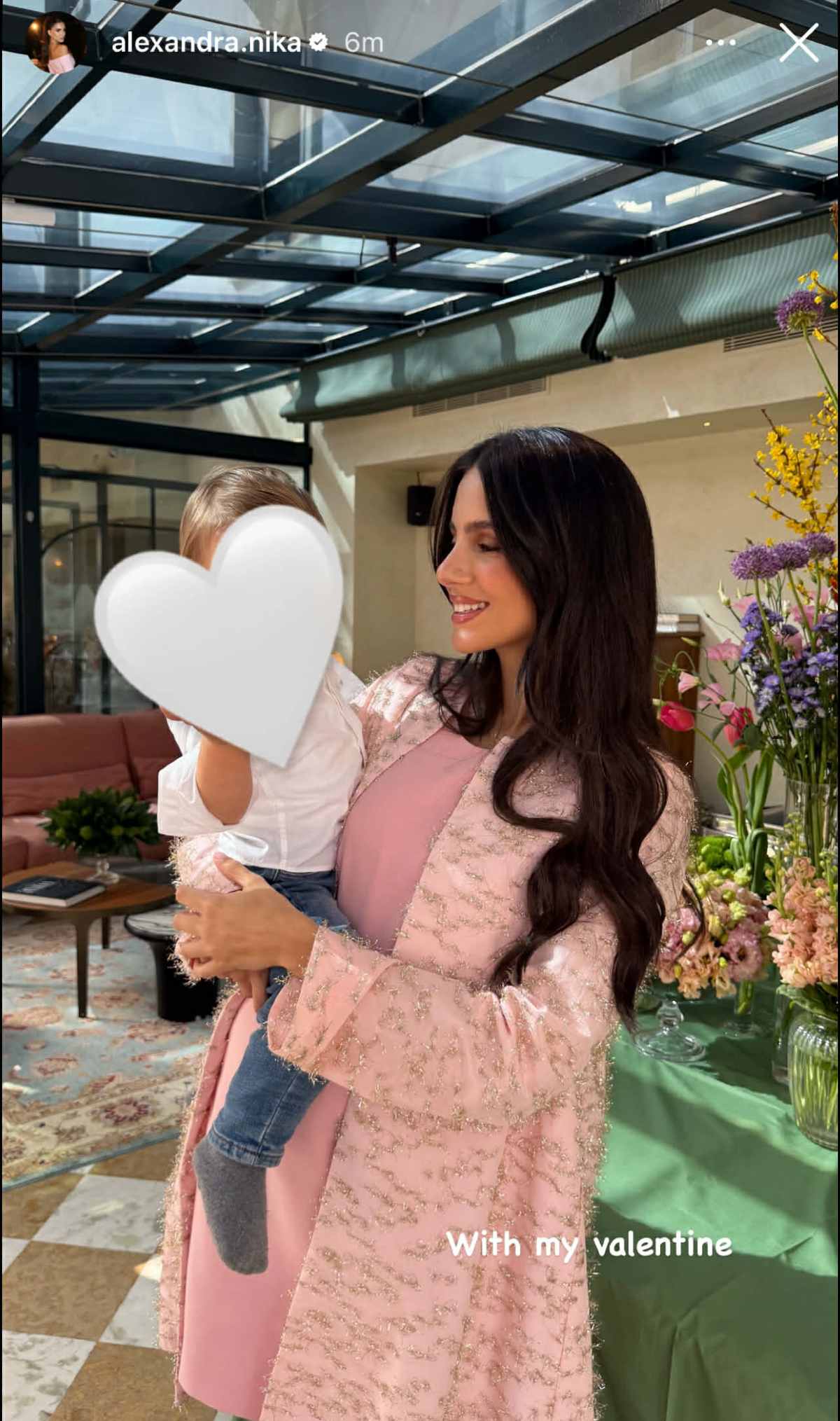 Η Αλεξάνδρα Νίκα αγκαλιά με τον γιο της