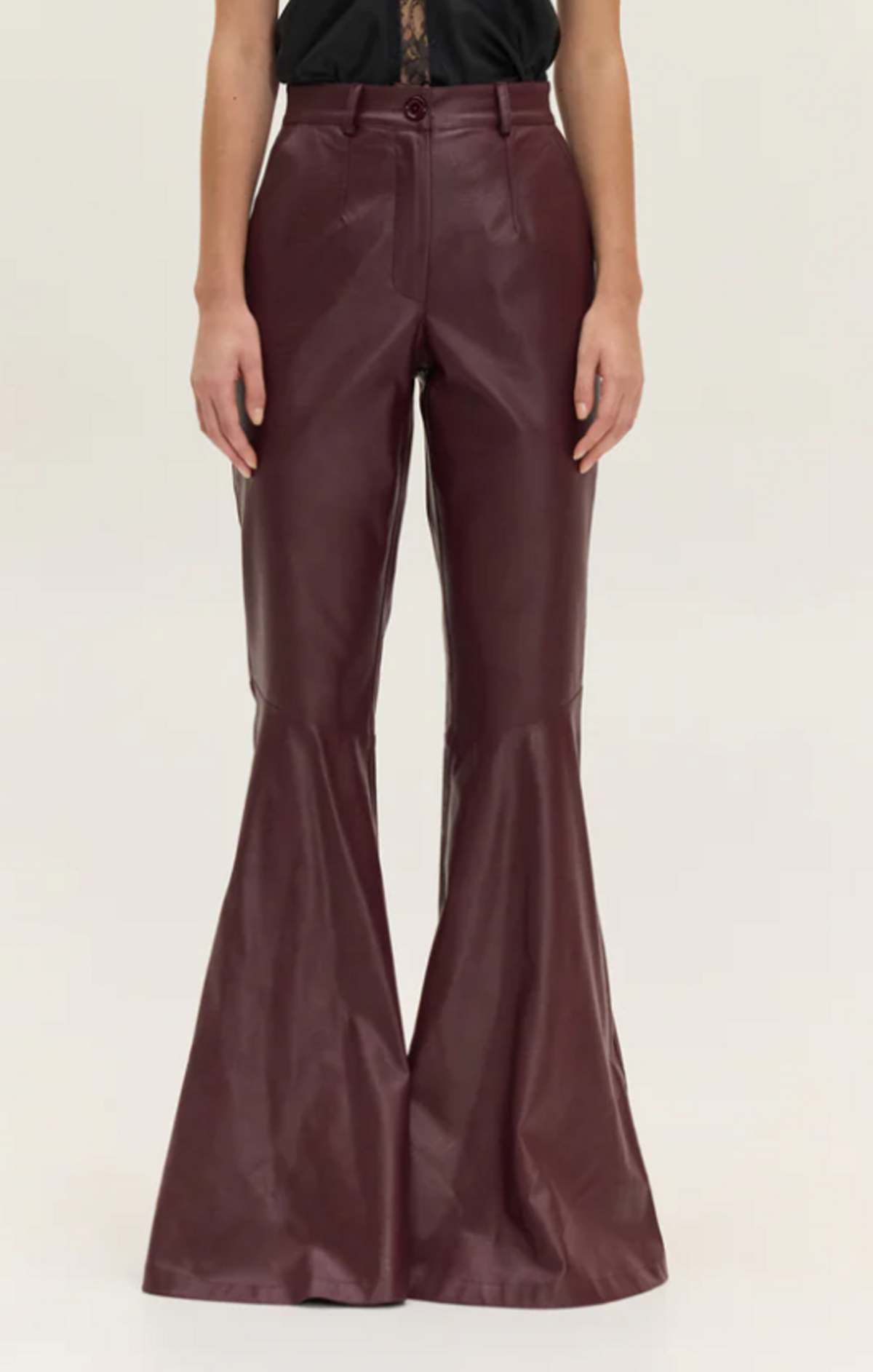 Ιωάννα Μαλέσκου: Φόρεσε το παντελόνι των 80s που κάνει ξανά θραύση φέτος