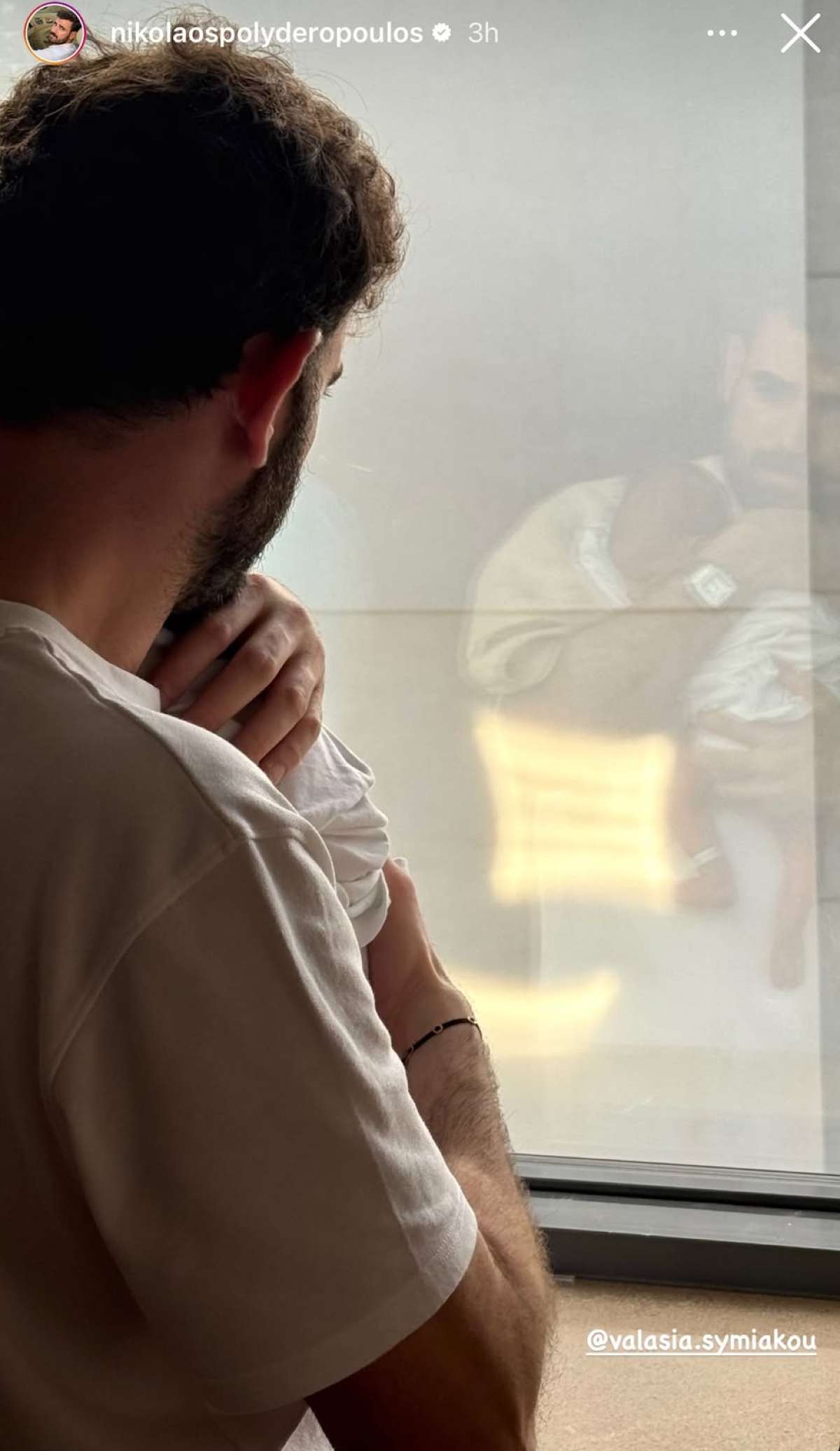 Ο Νίκος Πολυδερόπουλος με τον γιο του