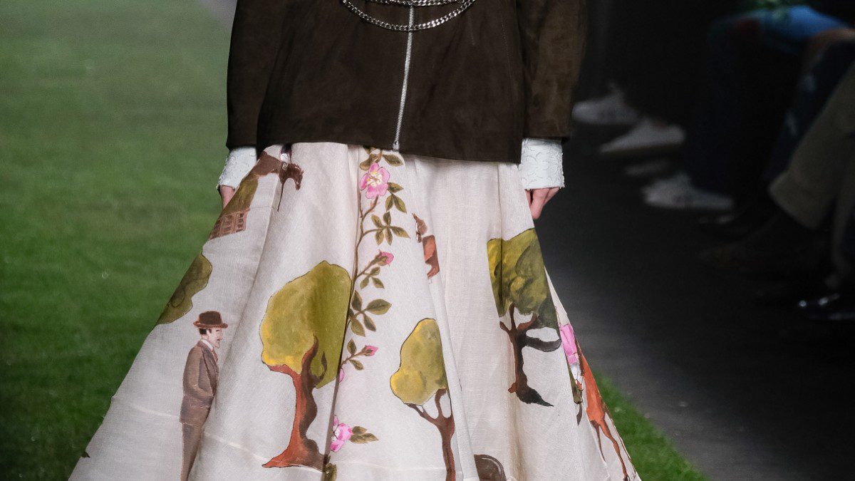 μοτίβο άνοιξης στην πασαρέλα