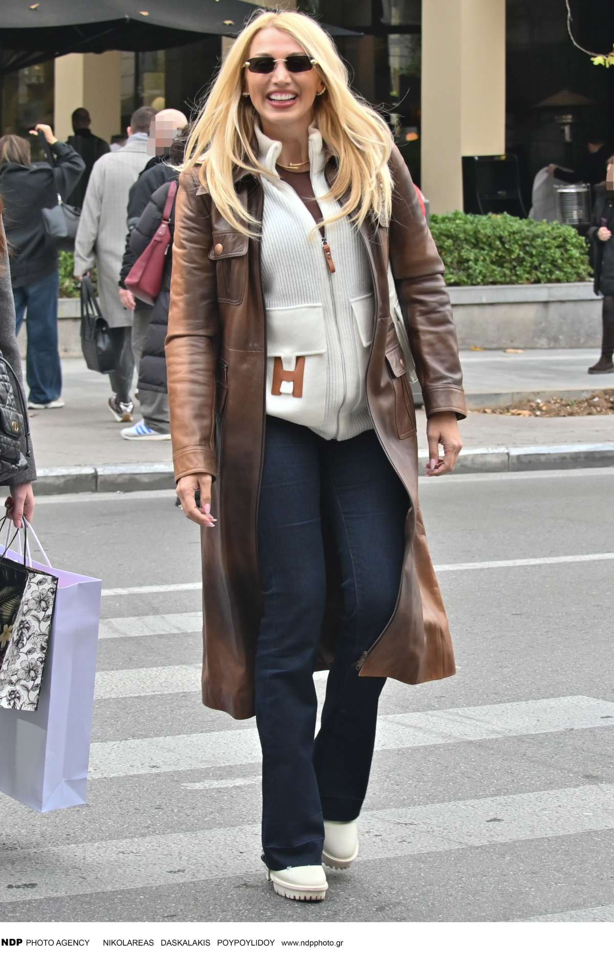 Κωνσταντίνα Σπυροπούλου: Για ψώνια στο κέντρο της Αθήνας με την αδερφή της (Φωτογραφίες)