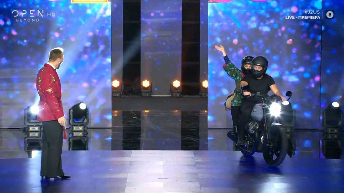 Η είσοδος του Γεωργούλη και της Σταυροπούλου στο πλατό