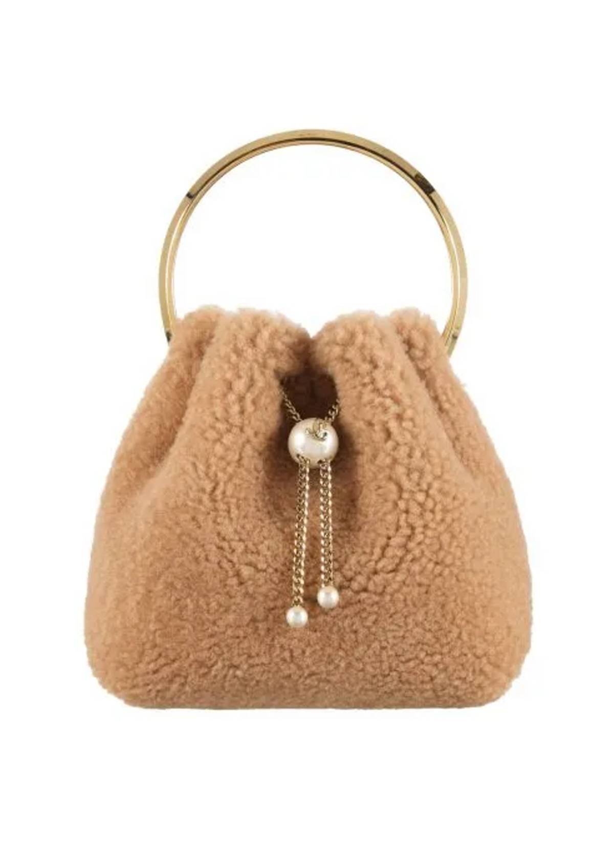 Ούτε καπέλο, ούτε κασκόλ: Η Κατερίνα Καινούργιου με το αξεσουάρ που δείχνει ακριβό