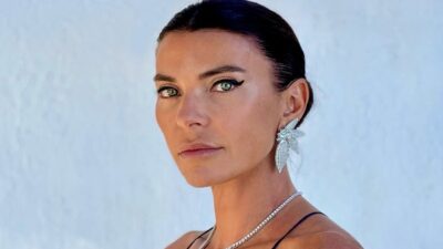 Η Μαρίνα Βερνίκου σε φωτογράφιση