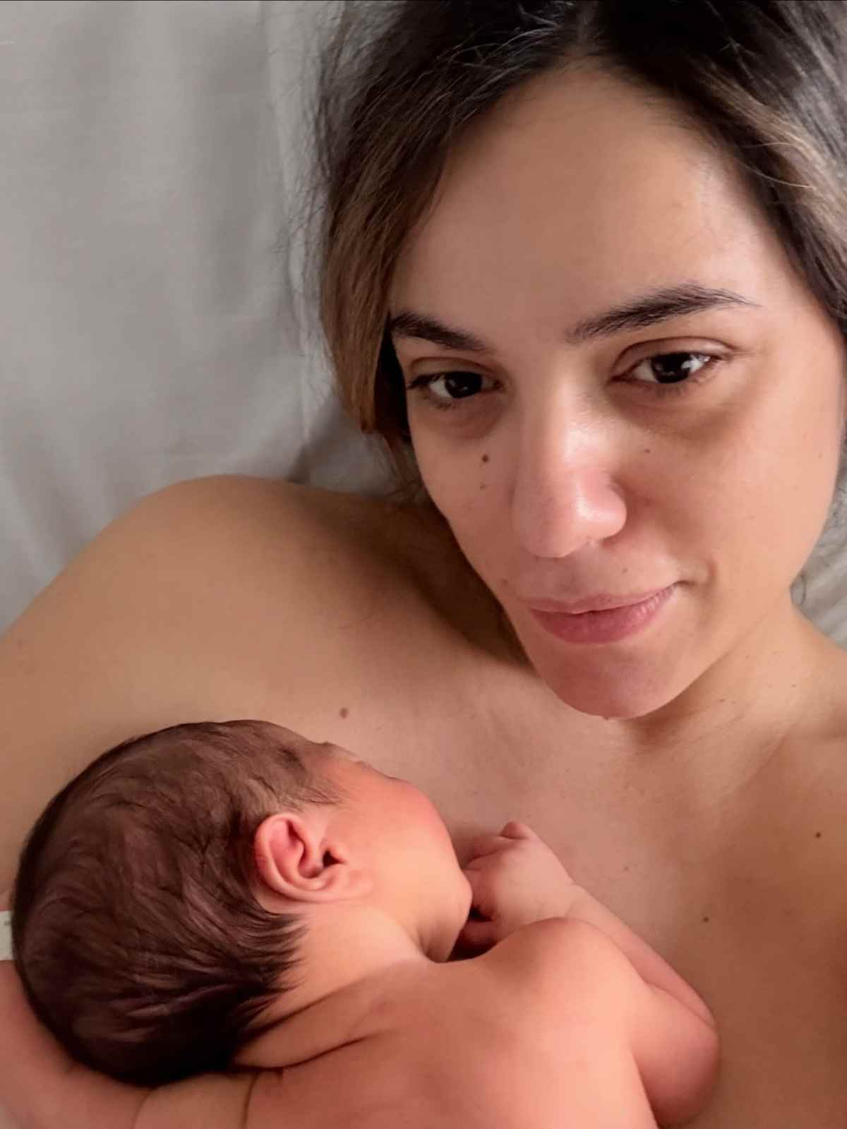 Η Ευλαμπία Ρέβη αγκαλιά με τον γιο της