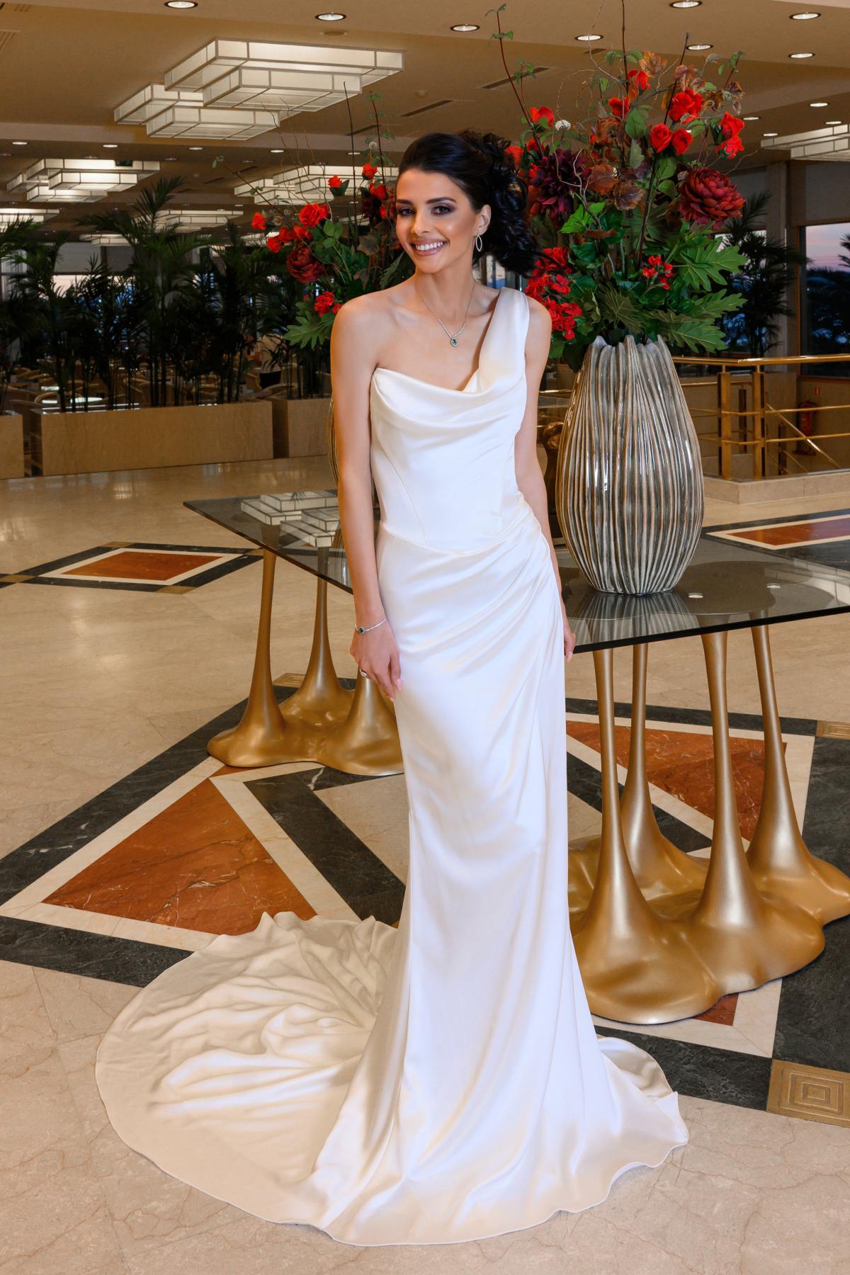 Άννα Μπεζάν