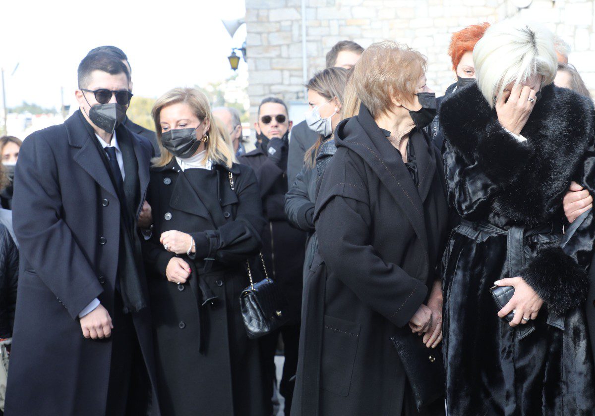 Στιγμιότυπο από την κηδεία του Γιώργου Τράγκα