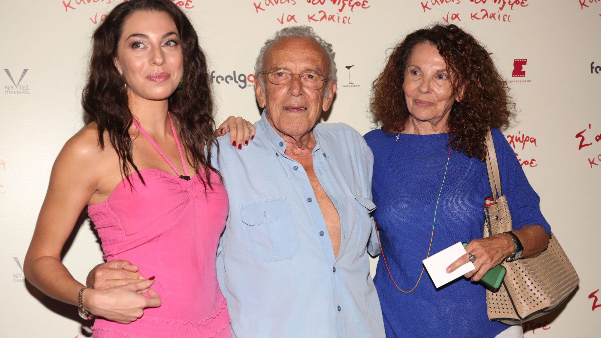 Ο Γιώργος Πανουσόπουλος με την Μπέτυ Λιβανού και την κόρη τους, Μαργαρίτα