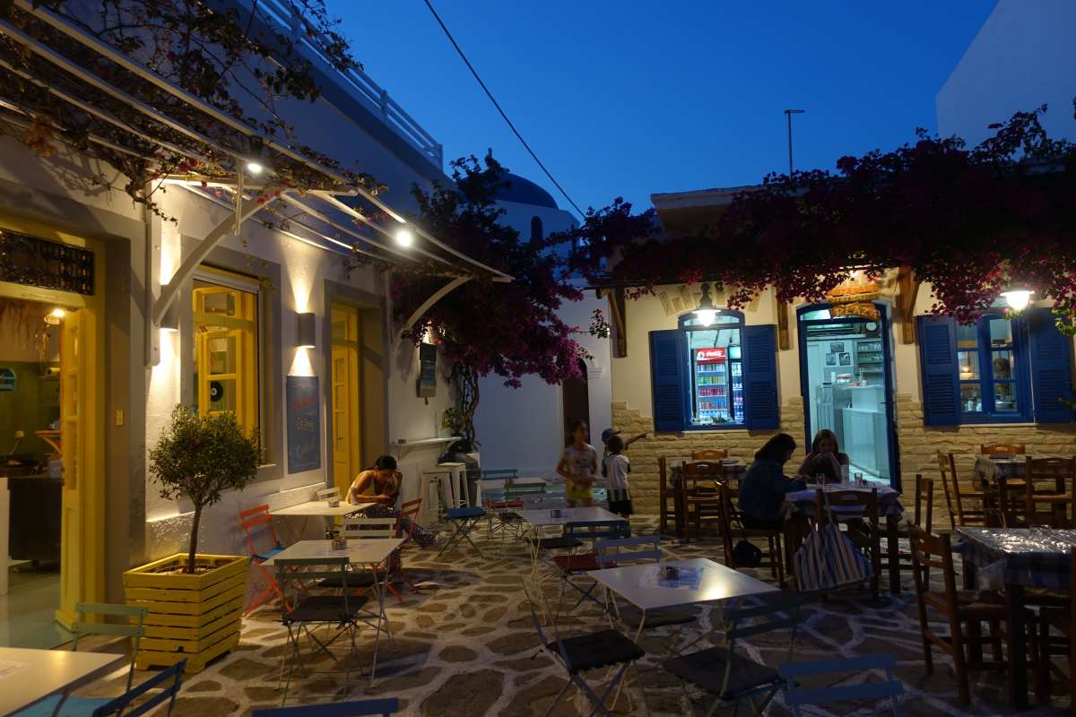 Αντίπαρο Χώρα