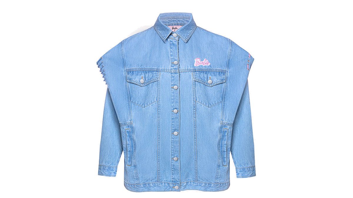 Αθηνά Οικονομάκου: Το Barbie-inspired look στο Μιλάνο και η iconic Chanel τσάντα