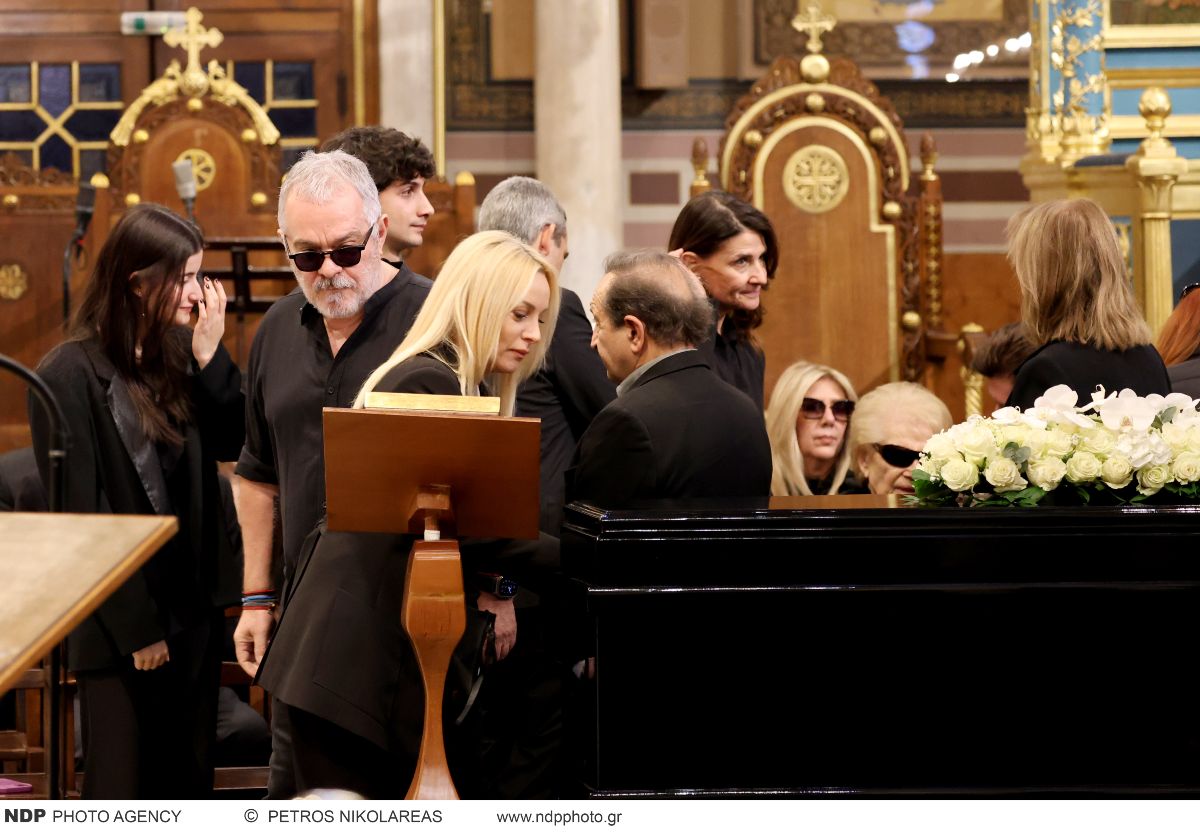 Μαρινέλλα κηδεία