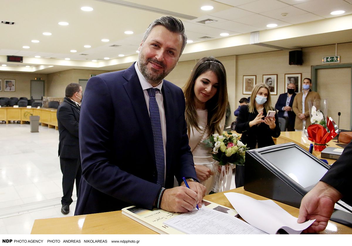 Γιάννης Καλλιάνος - Απέβαλε η σύζυγός του: «Κλαίει εδώ και 10 μέρες, μου λέει "το παιδί μου το πήρα σε ένα κομμάτι πανί"»