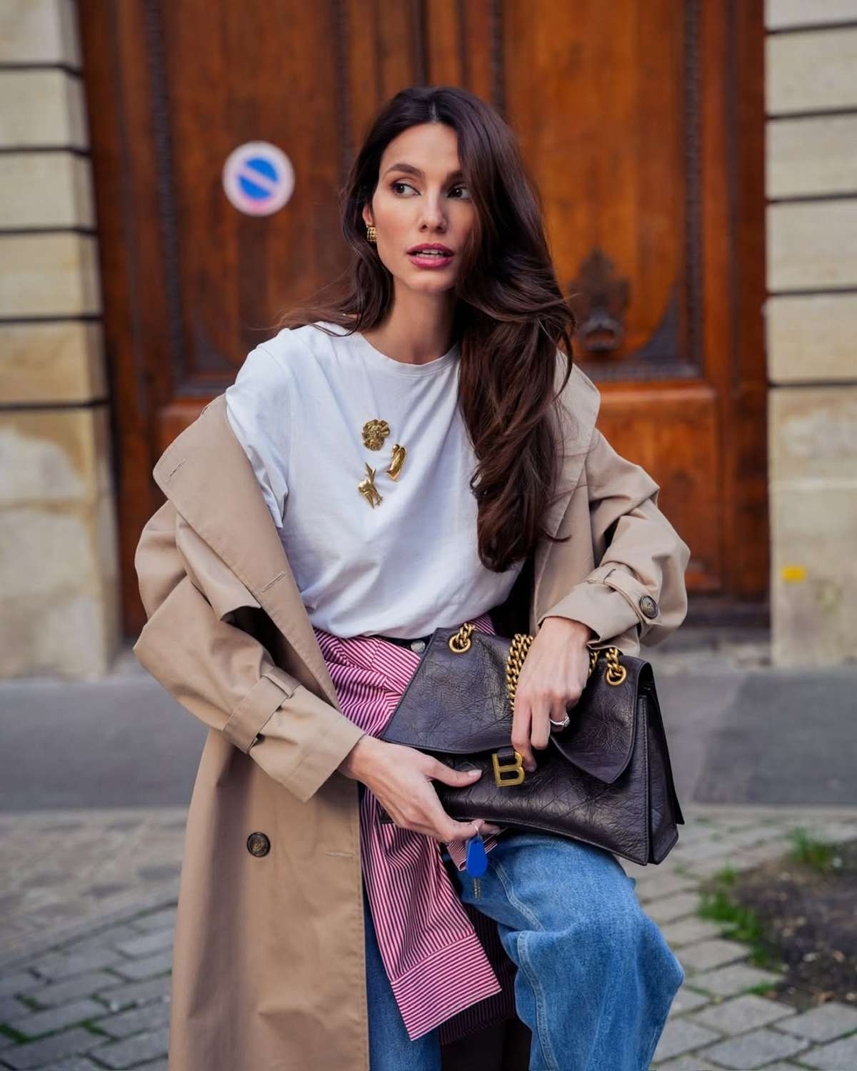 Κόσμημα φοράει η Ηλιάνα Παπαγεωργίου