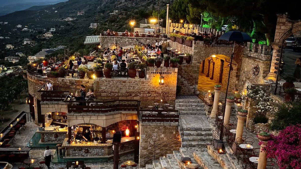 Καλαμάτα: Ήλιος, θάλασσα και μεσσηνιακή φιλοξενία