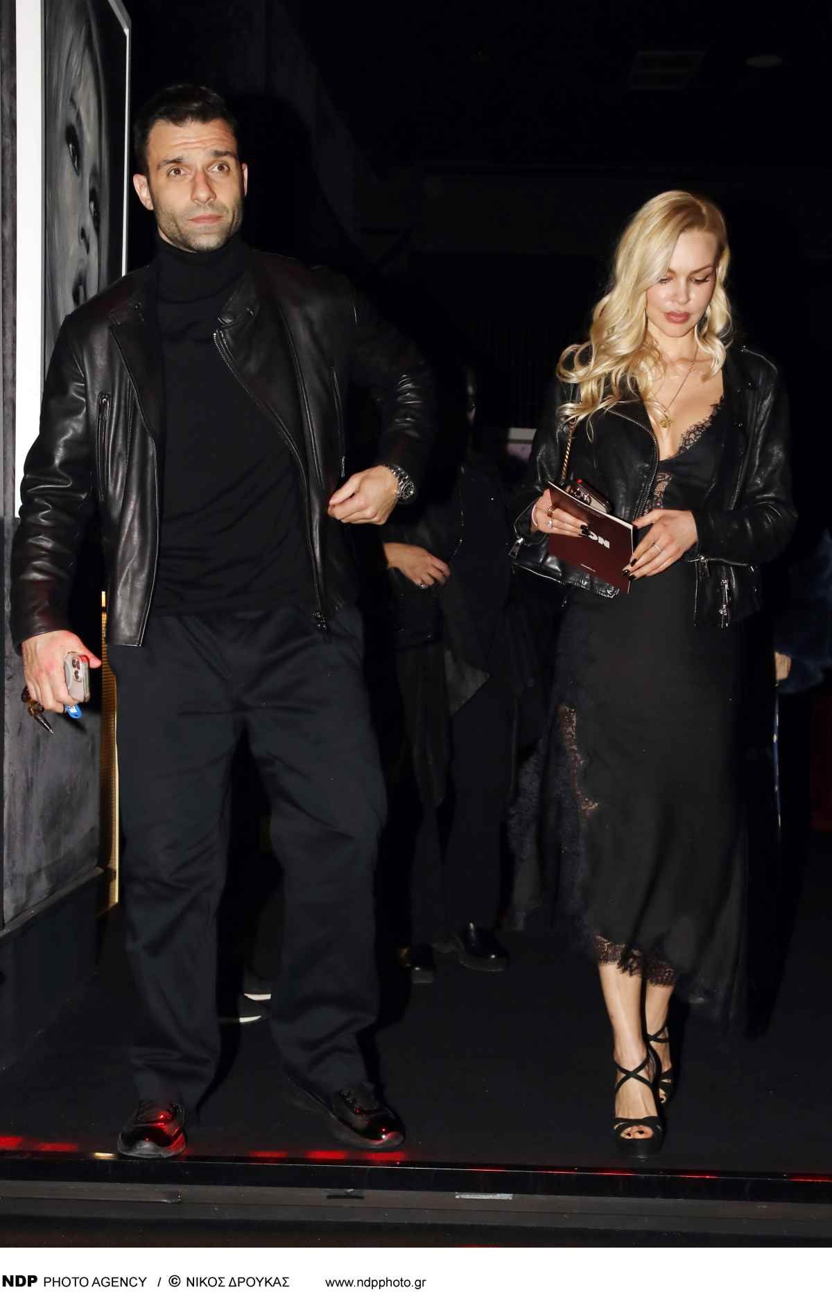 Γιώργος Τζαβέλλας - Βίκυ Κάβουρα