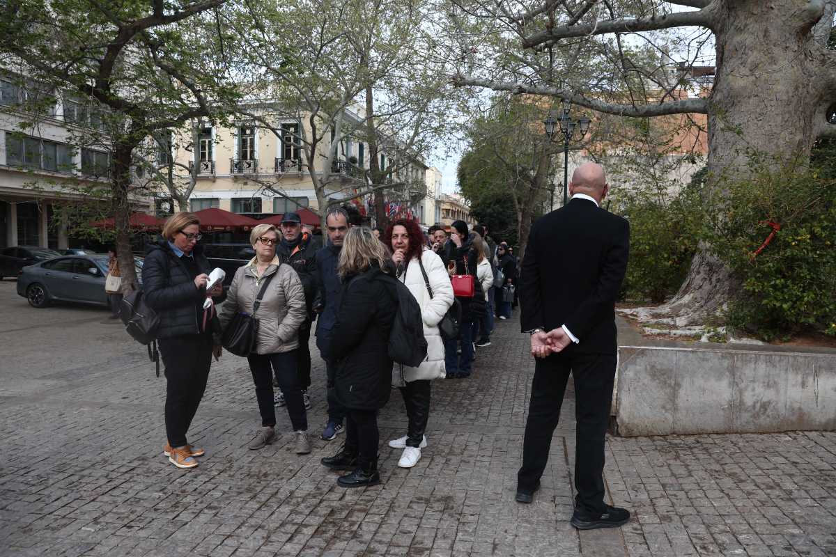 Κηδεία Μαρινέλλας κόσμος