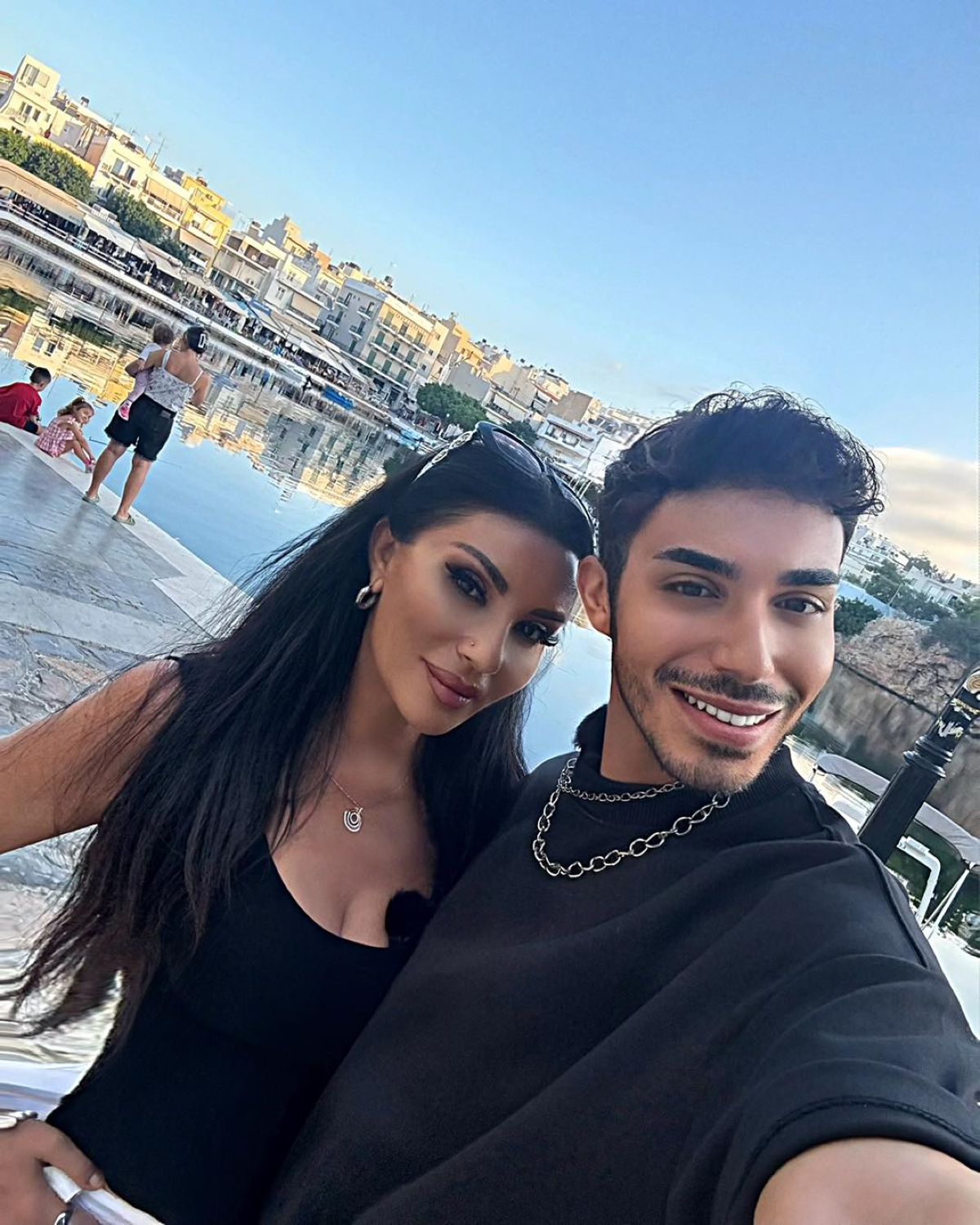 Η Πόπη Μαλλιωτάκη με τον γιο της, Βασίλη