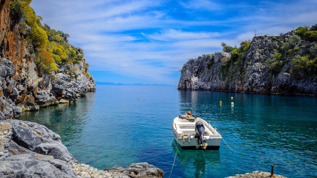 Μεσσηνιακή Μάνη: Κατάνυξη σε ένα ατμοσφαιρικό τοπίο
