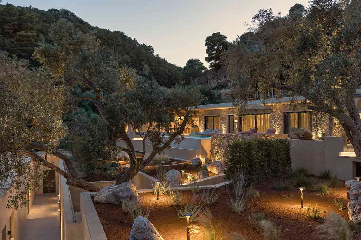 Monalia Luxury Suites