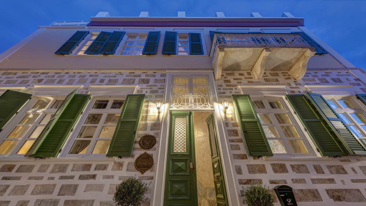 Palazzo Santa Maria: Ένα ταξίδι στον χρόνο και την πολυτέλεια της Ερμούπολης