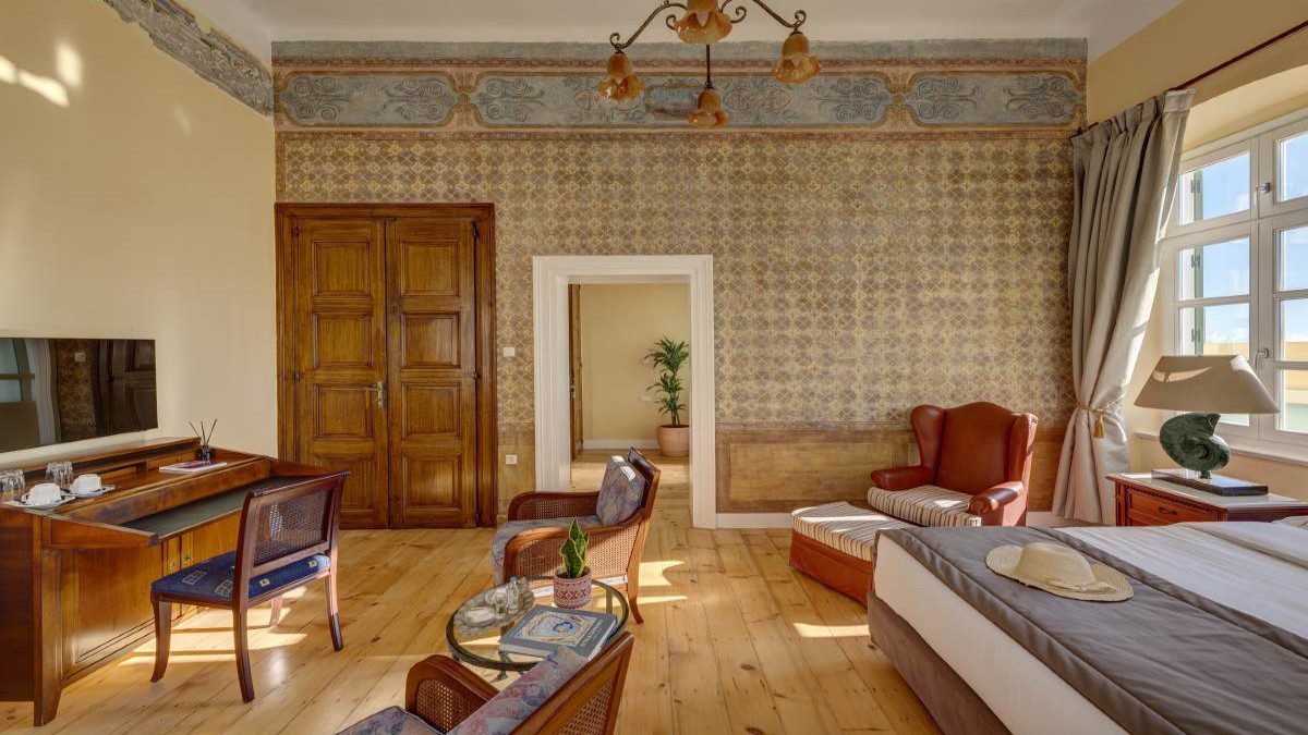 Palazzo Santa Maria: Ένα ταξίδι στον χρόνο και την πολυτέλεια της Ερμούπολης
