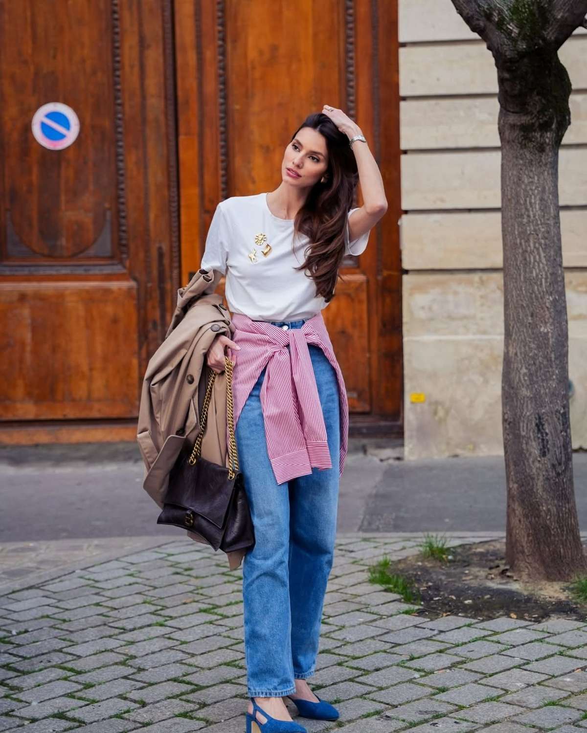 Κόσμημα φοράει η Ηλιάνα Παπαγεωργίου