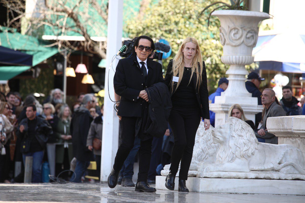 Πασχάλης στην κηδεία της Μαρινέλλας