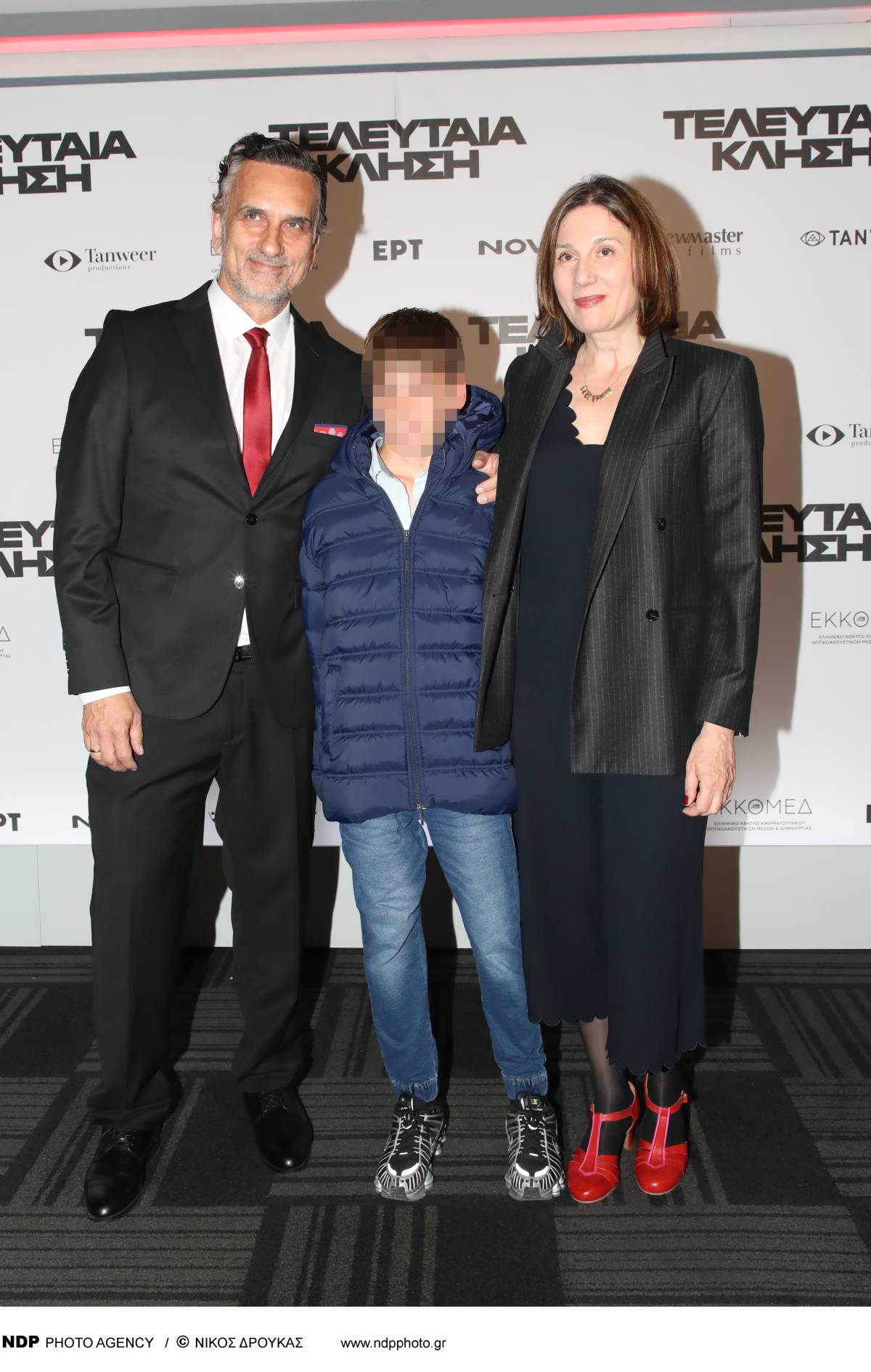 Ο Νίκος Ψαρράς με την Έλενα Καρακολούλη και τον γιο τους, Πάνο