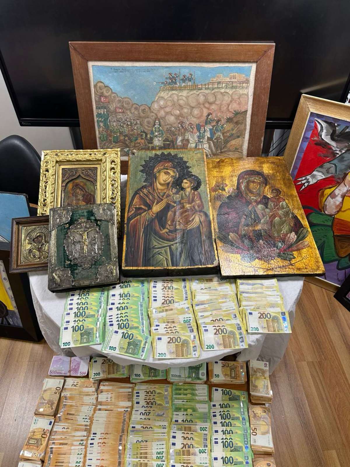 Γιώργος Τσαγκαράκης: Ο κακός χαμός με τους πελάτες του - Πιστεύουν πως τα έργα που τους πούλησε είναι πλαστά