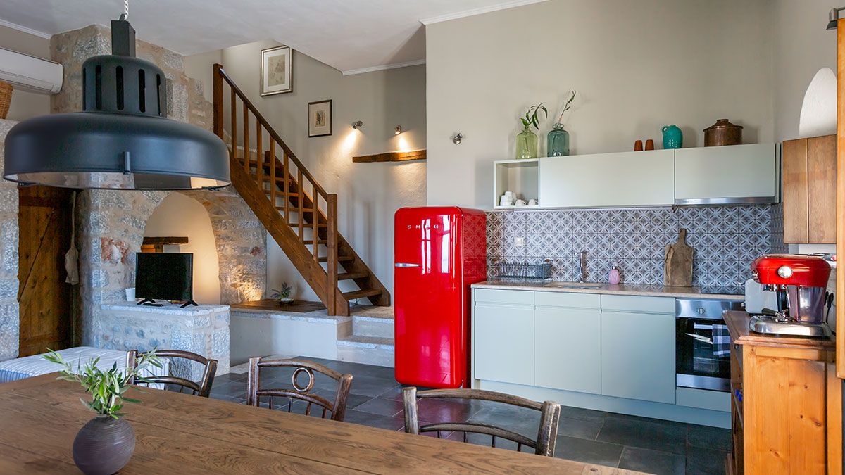 «TZOKEIKA» Traditional Settlement: Πέτρινο σκηνικό στην καρδιά της Μάνης