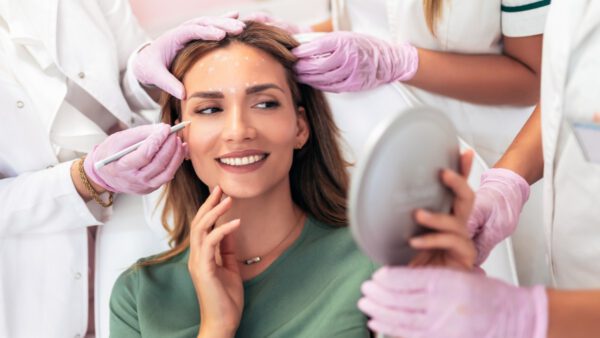 θεραπείες ομορφιάς σε γυναίκα