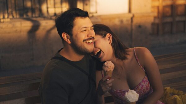 ζευγάρι αγκαλιασμένο