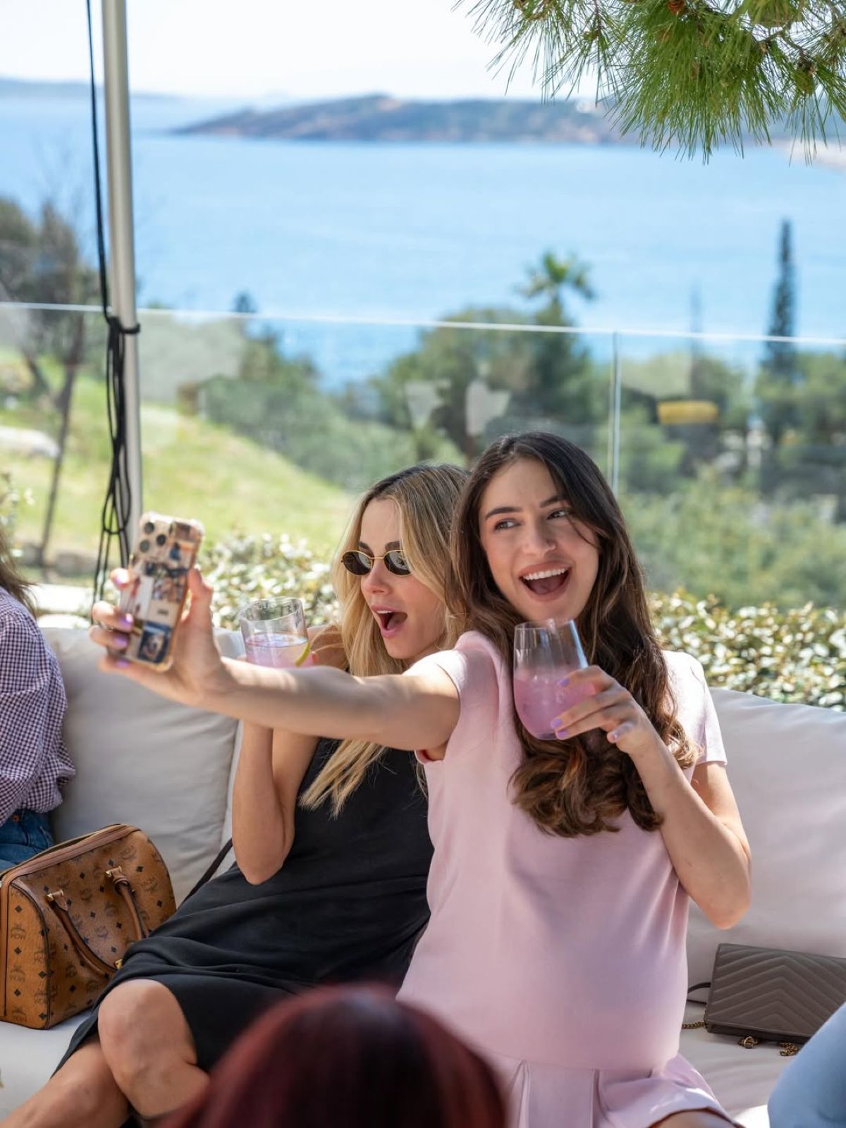 Η Άννα Πρέλεβιτς και η Δούκισσα Νομικού στο baby shower