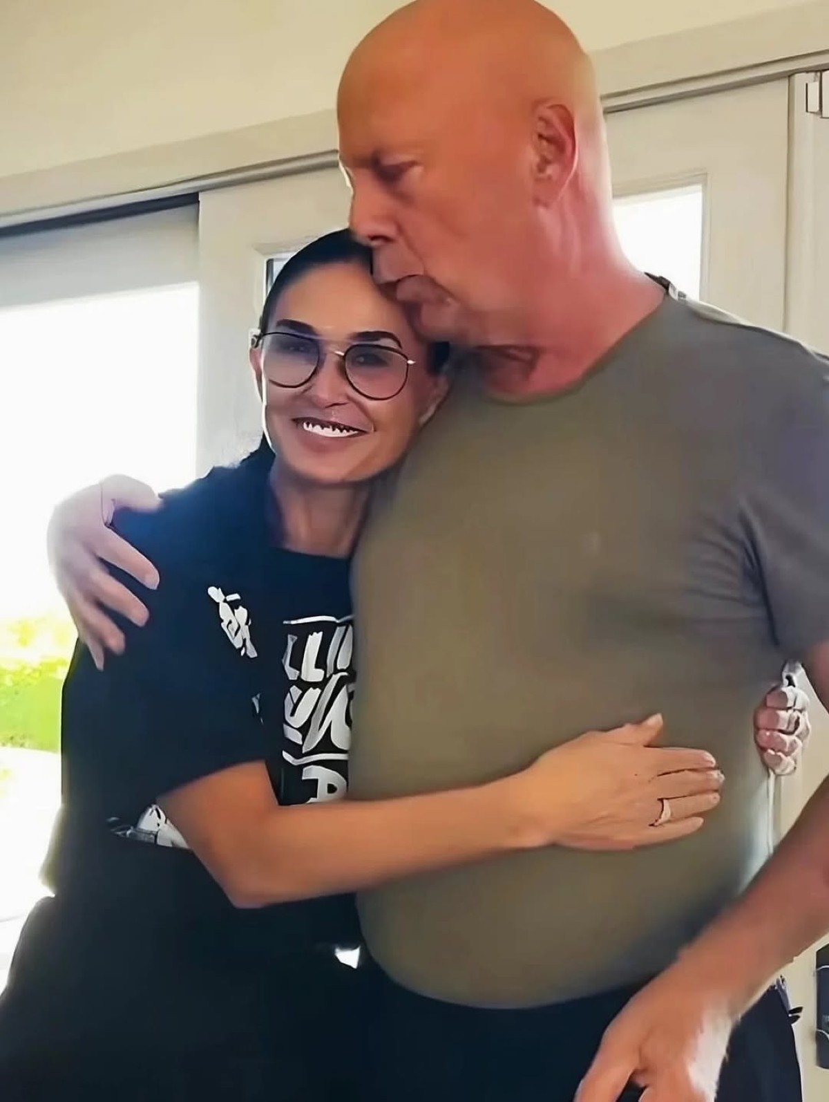 Οι φωτογραφίες του Μπρους Γουίλις με την οικογένειά του